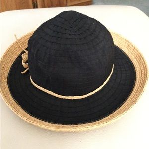 Woolrich packable black hat.